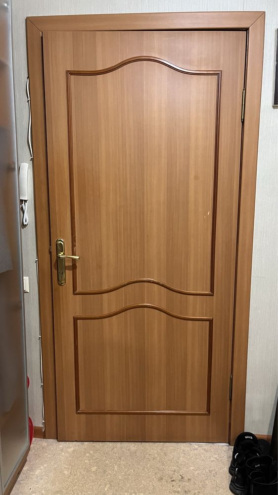 Продам входную дверь