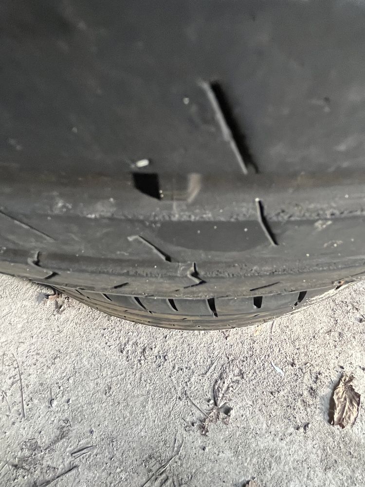 255/40R19 летни гуми