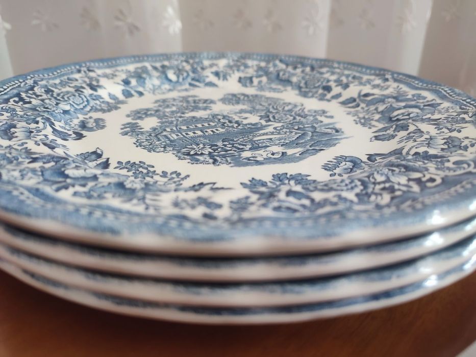 Английски порцеланови чинии Myott Meakin комплект 4 чинии