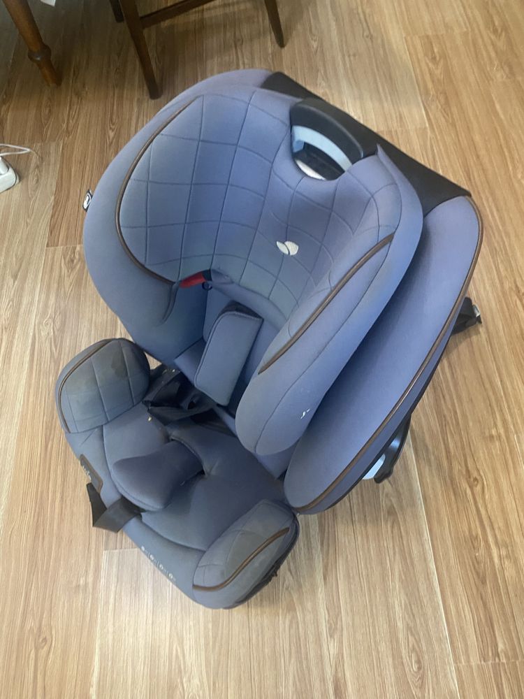 Scaun copii cu isofix si pozitie de somn