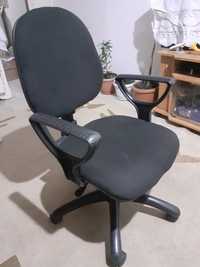 Офисное кресло продам