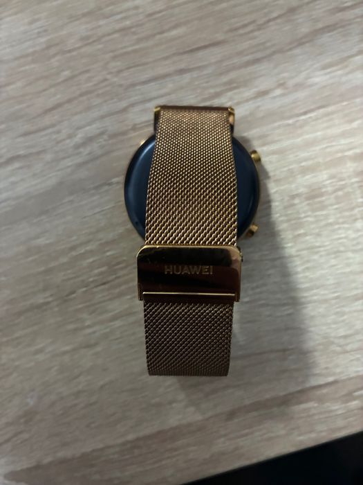 Продавам HUAWEI GT2