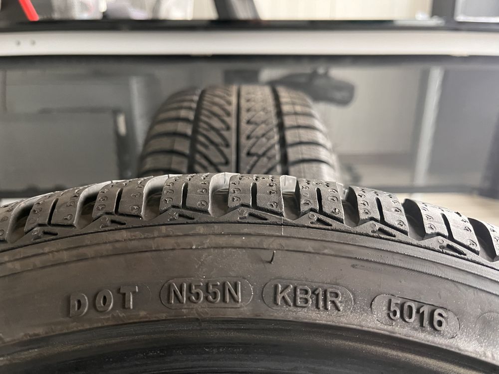 Зимни гуми 225/40/18 GoodYear