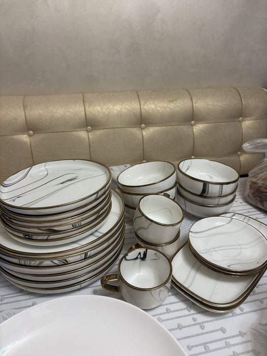 Продам 2 комплекта посуды! 10 тыс и 5 тысяс