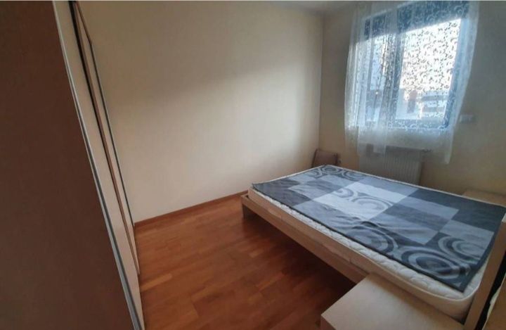 Vând apartament zona Kaufland