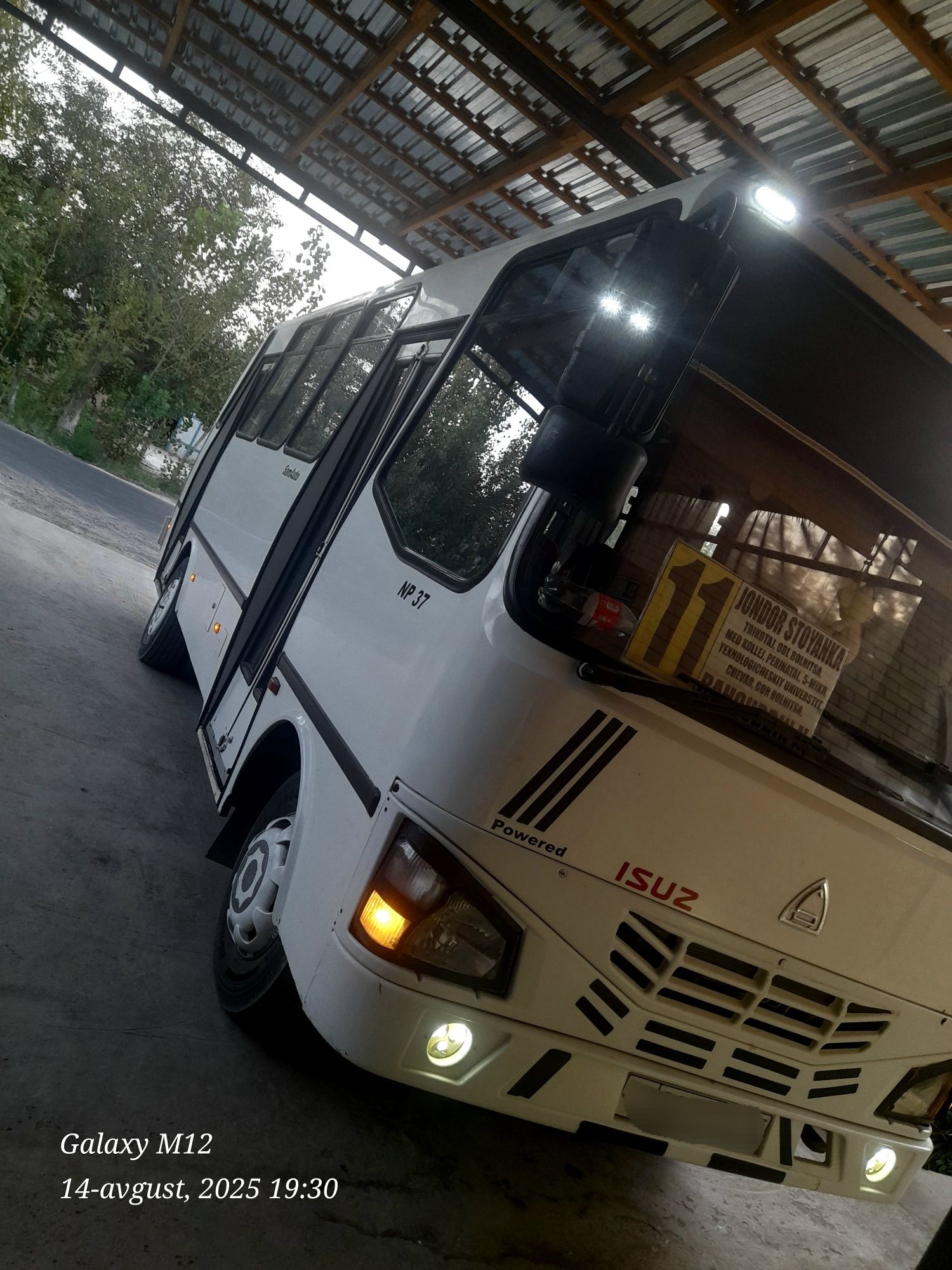 Isuzu avtobus sotiladi