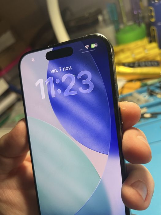 Iphone 15 pro titanium Black 128 Gb baterie 96%