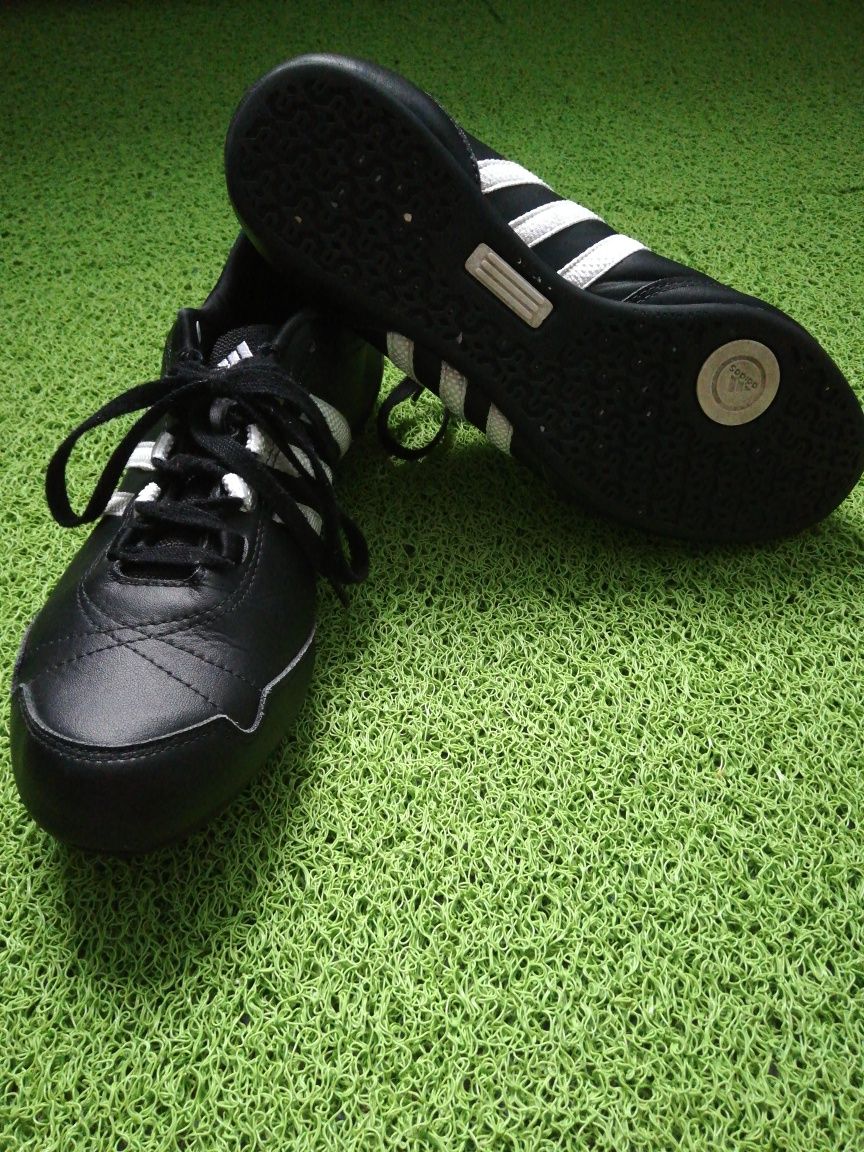 Обувки Adidas Yatra 50 II Черни
