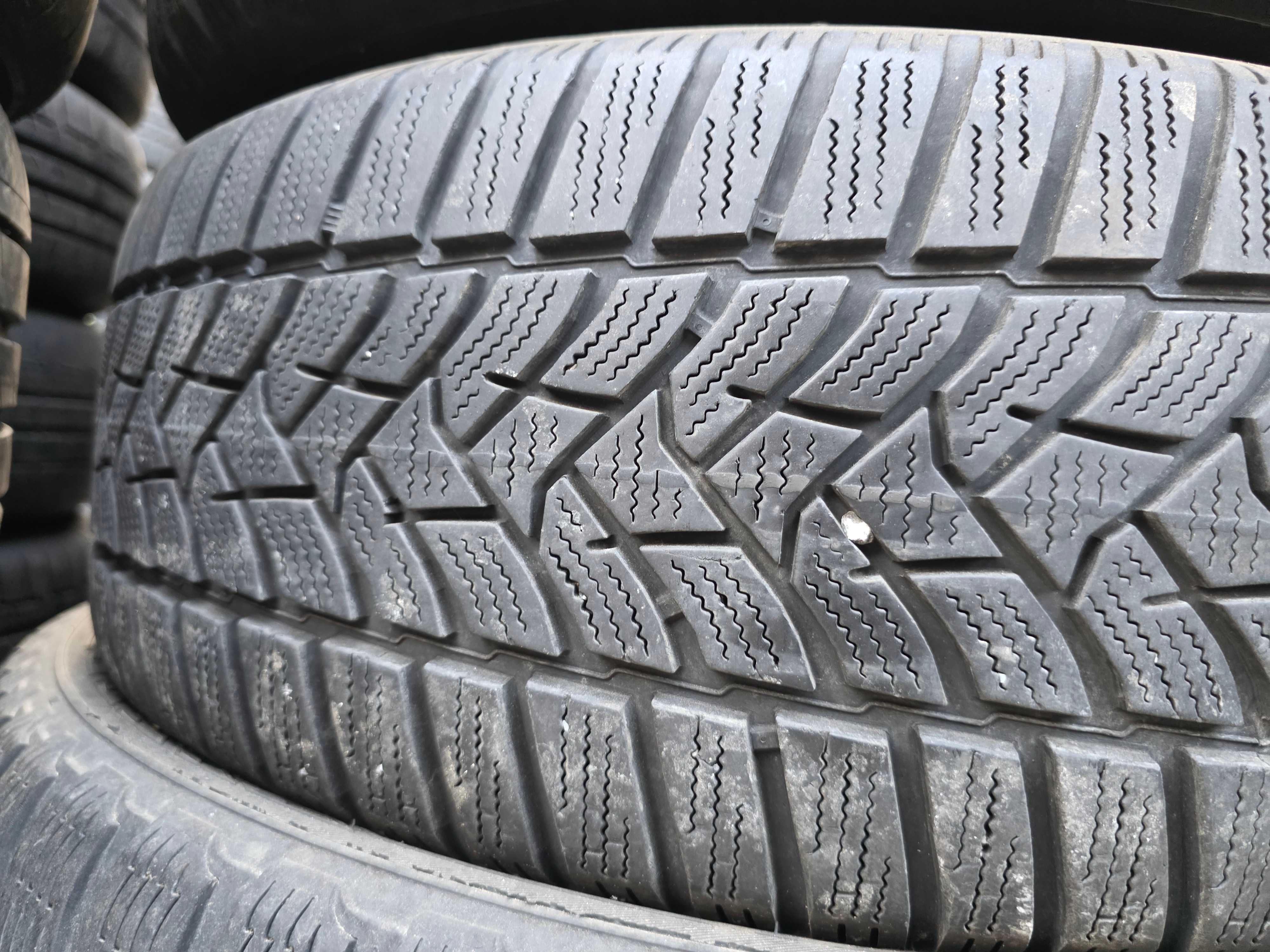 4бр Зимни гуми 215 60 16 - Dunlop