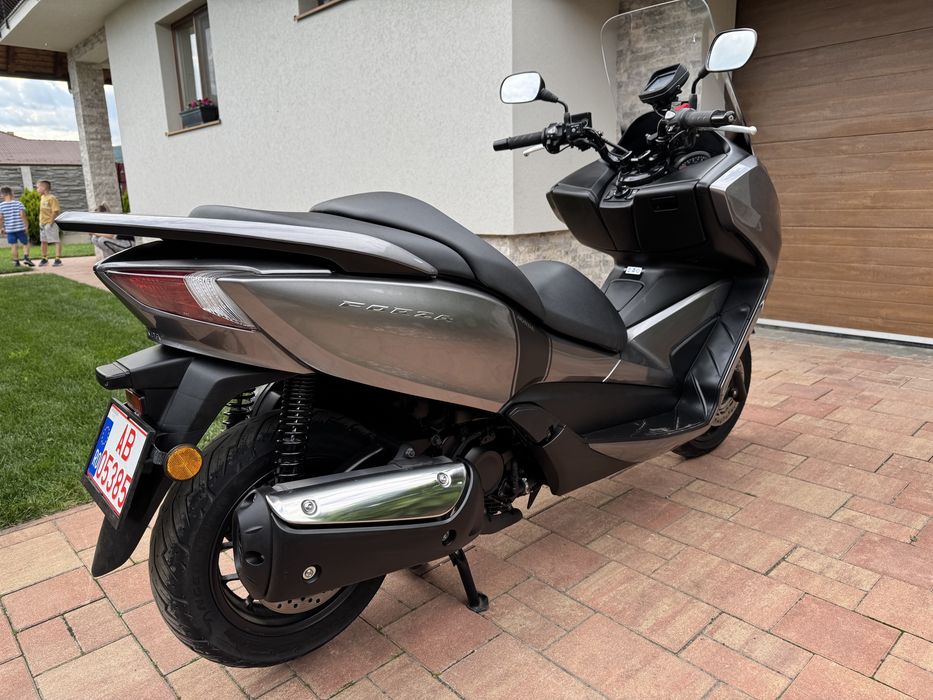 Honda Forza 300