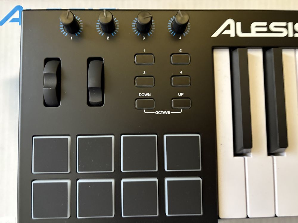 Миди клавиатура Alessis V25 Midi Keyboard
