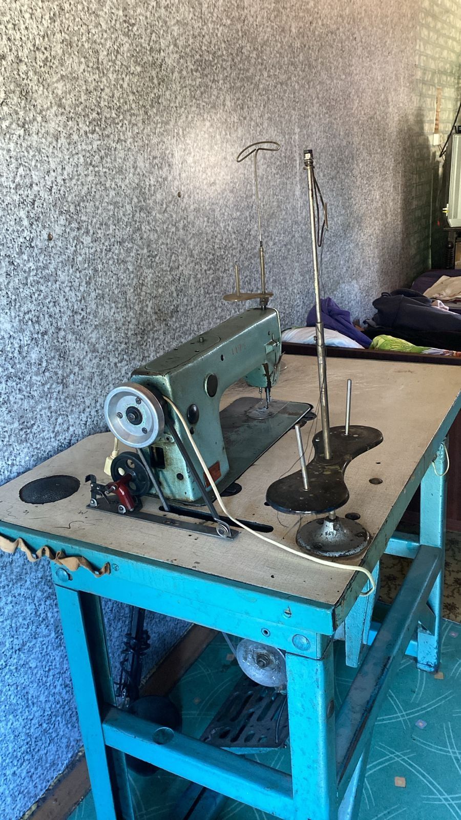 Продам швейную машину универсал