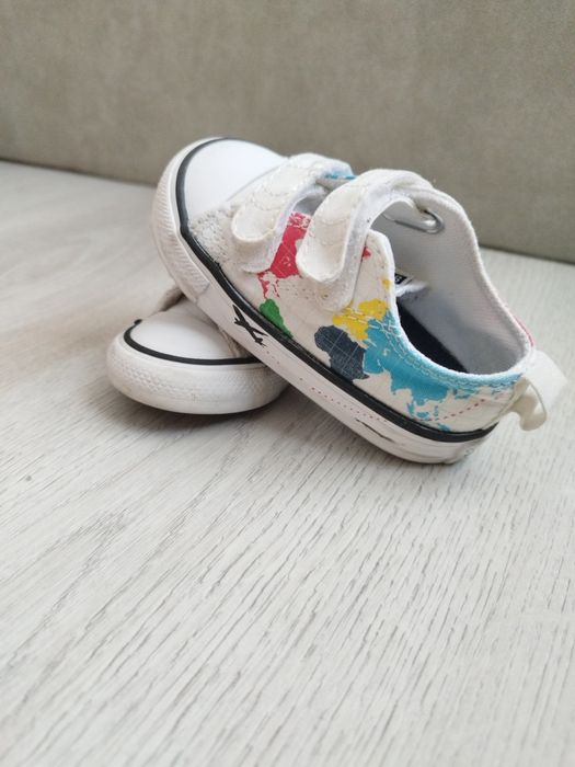 Vând încălțăminte băiat. Detalii la fiecare poză