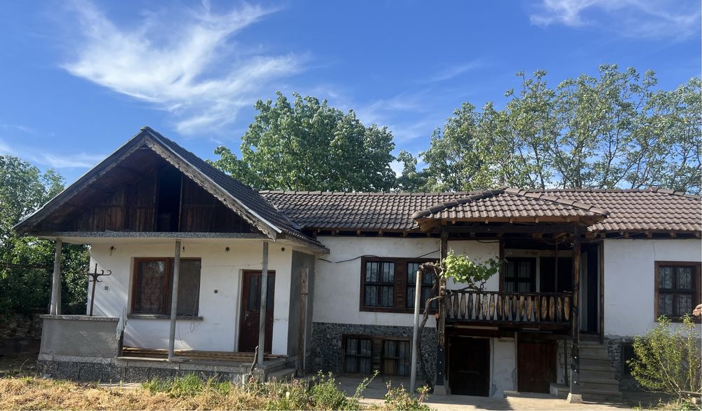 Продава се къща с. Марини поле, община Карлово, област Пловдив
