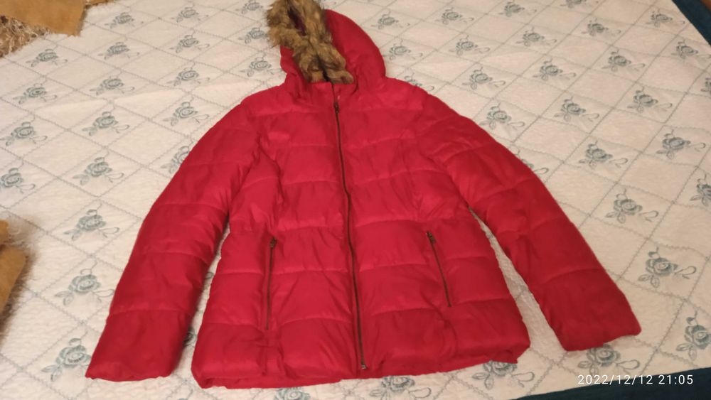 Продавам яке за зимата за ръст 164 см