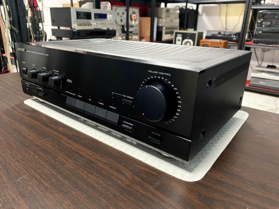 Транзисторен усилвател Kenwood