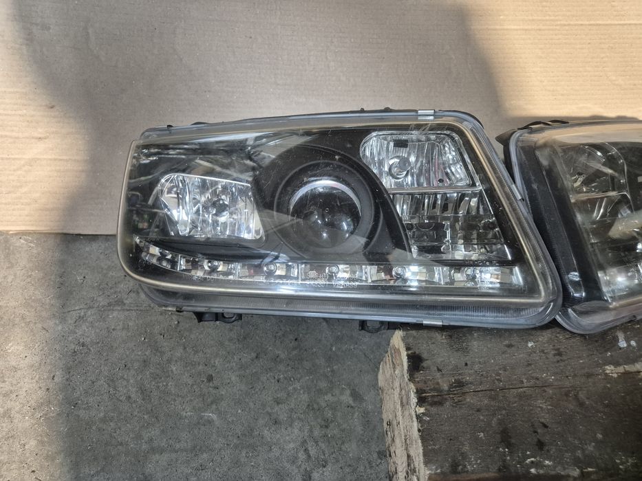 Фарове Фолксваген Бора ляв десен фар VW Bora