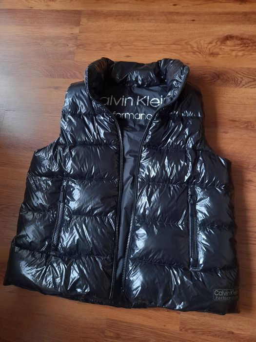 Calvin Klein performance мъжки елек L размер.