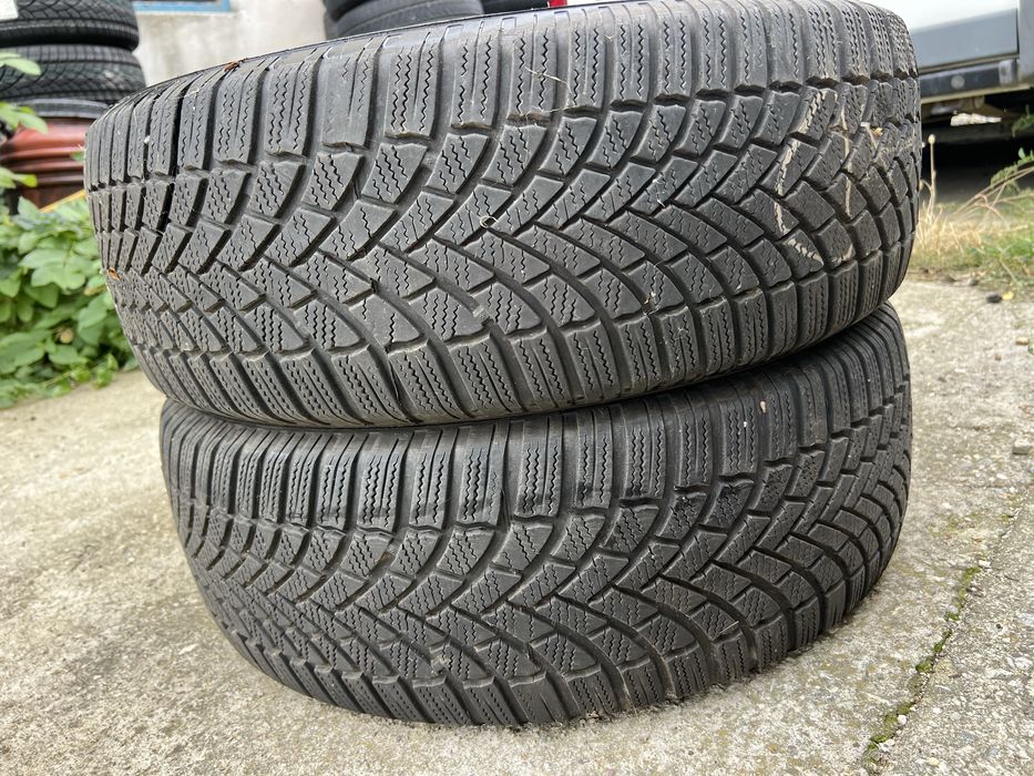 2бр.  Зимни гуми 235/60/18 Brigestone DOT22 с 8мм. Грайфер.