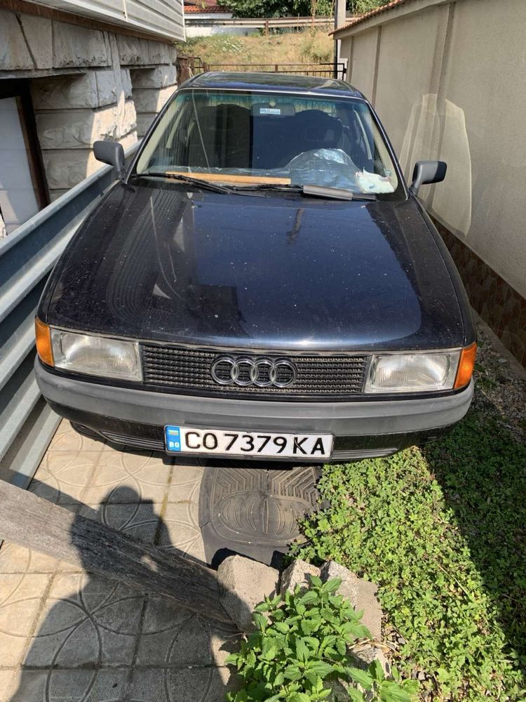 Ауди 80 в движение