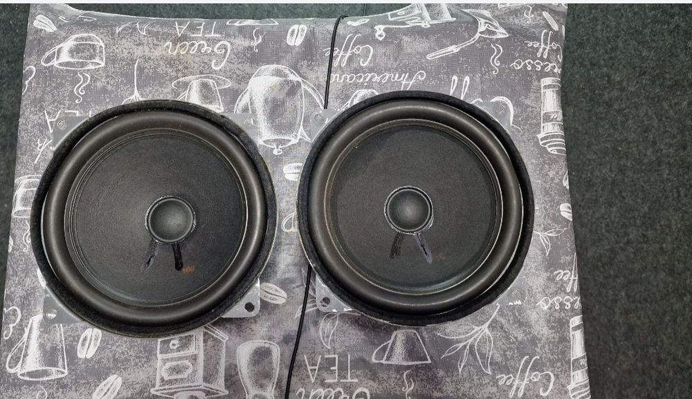 Boxe B&W Solid  si difuzoare Isophon