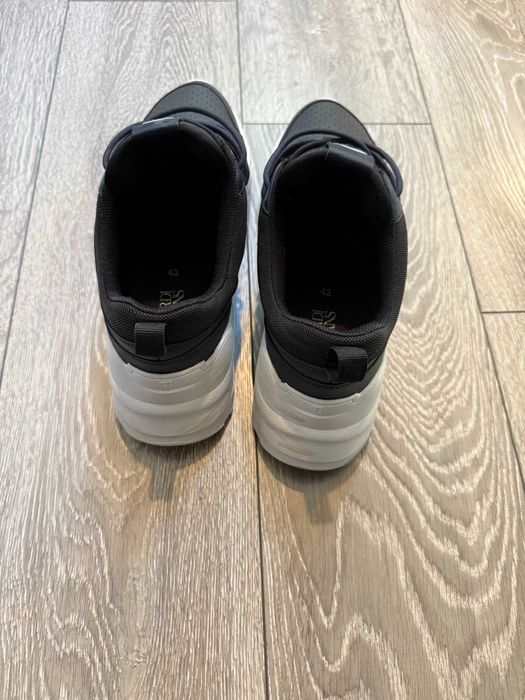 TRUSSARDI marimea 43