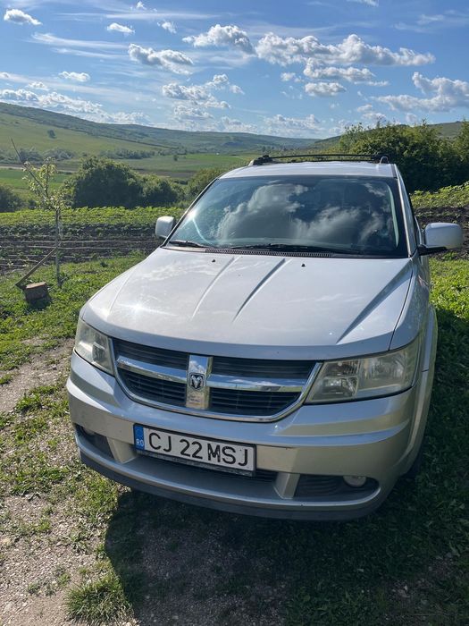 Vând Dodge Journey
