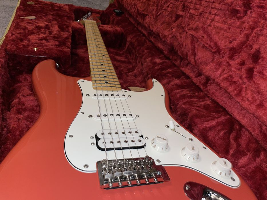 Fender Stratocaster LTD player fiesta red