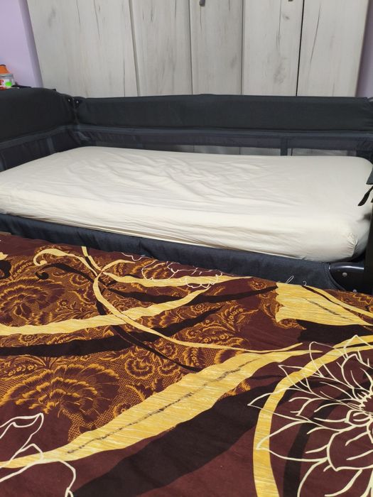 Сгъваема кошара на 2 нива със сваляща се преграда