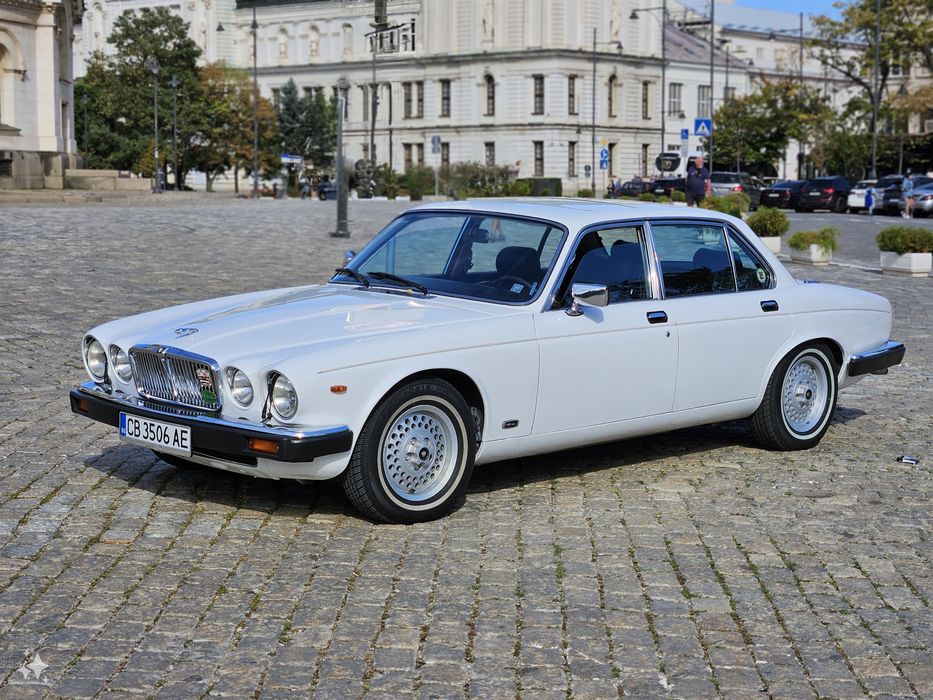 Ретро кола - автомобил под наем - сватби, тържества, снимки