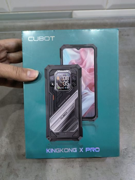 Продам новый смартфон в заводской коробке