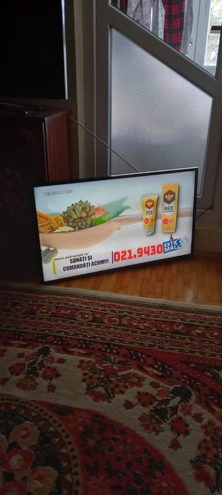 Samsung Smart TV 105 cm