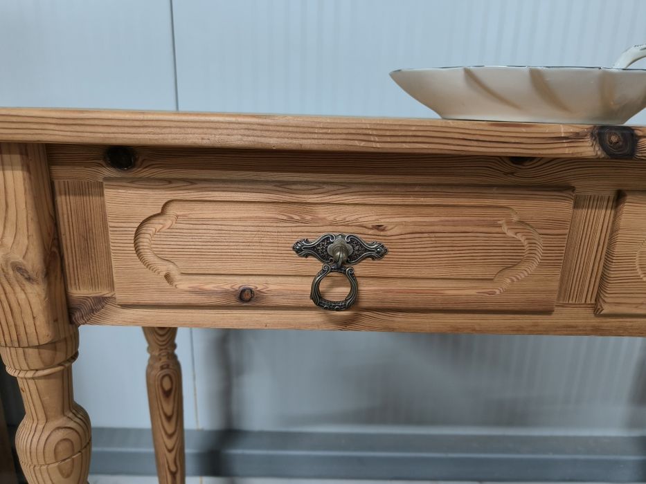 3915 Конзолна маса