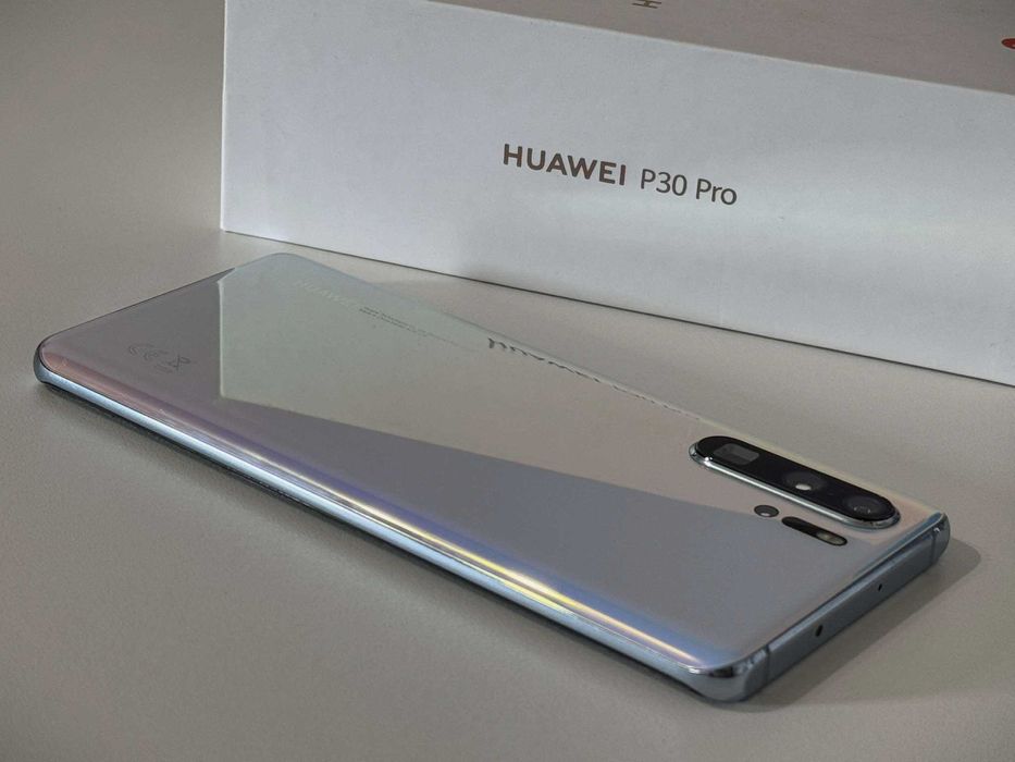 Бартер! Huawei P30 Pro Breathing Crystal (Преливащ цвят)