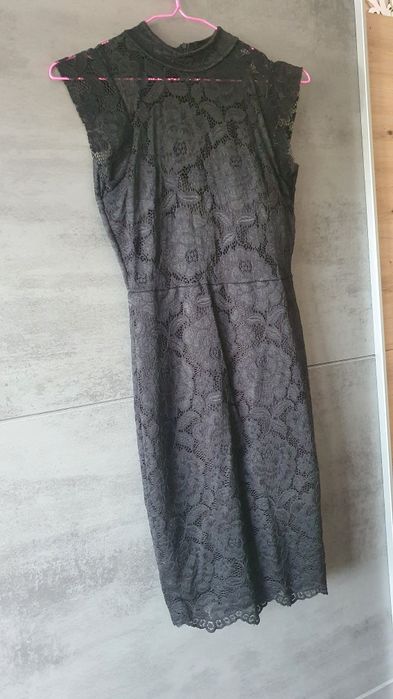 Елегантна рокля в черно