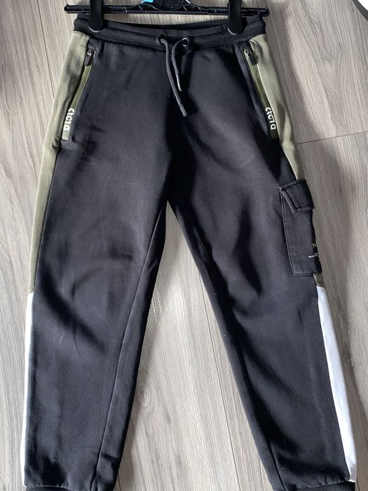 pantaloni trening C&A EUR 146/11 ani