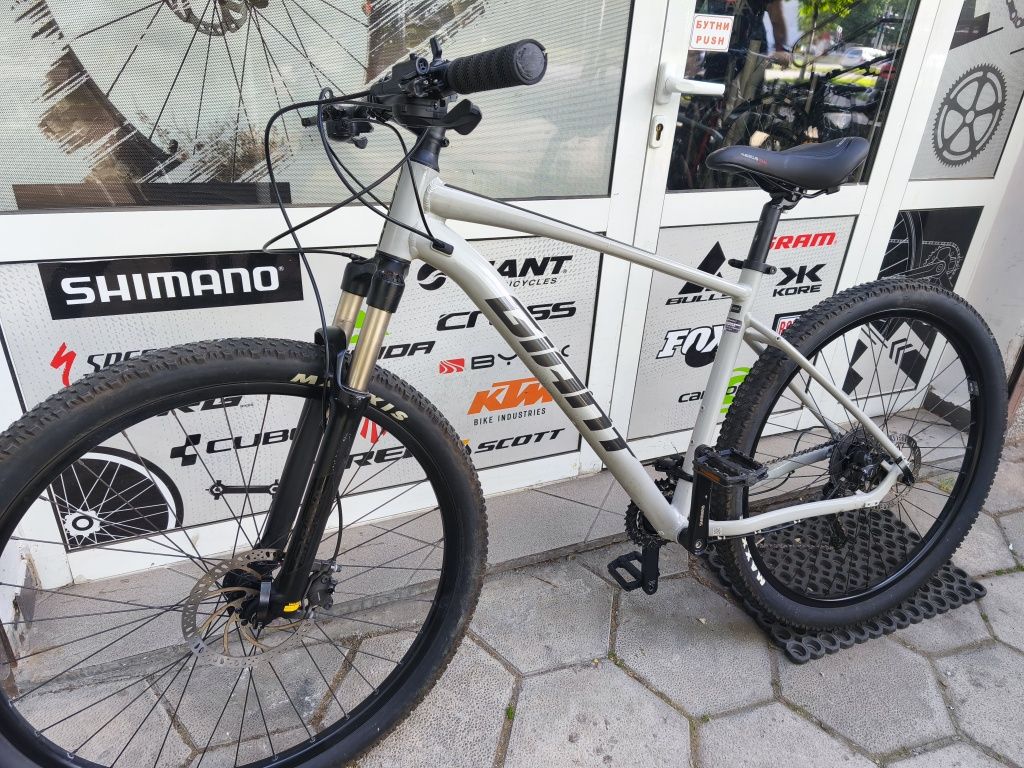 Giant - Употребяван  качествен  велосипед 
29" цола Алуминиева рамка 5