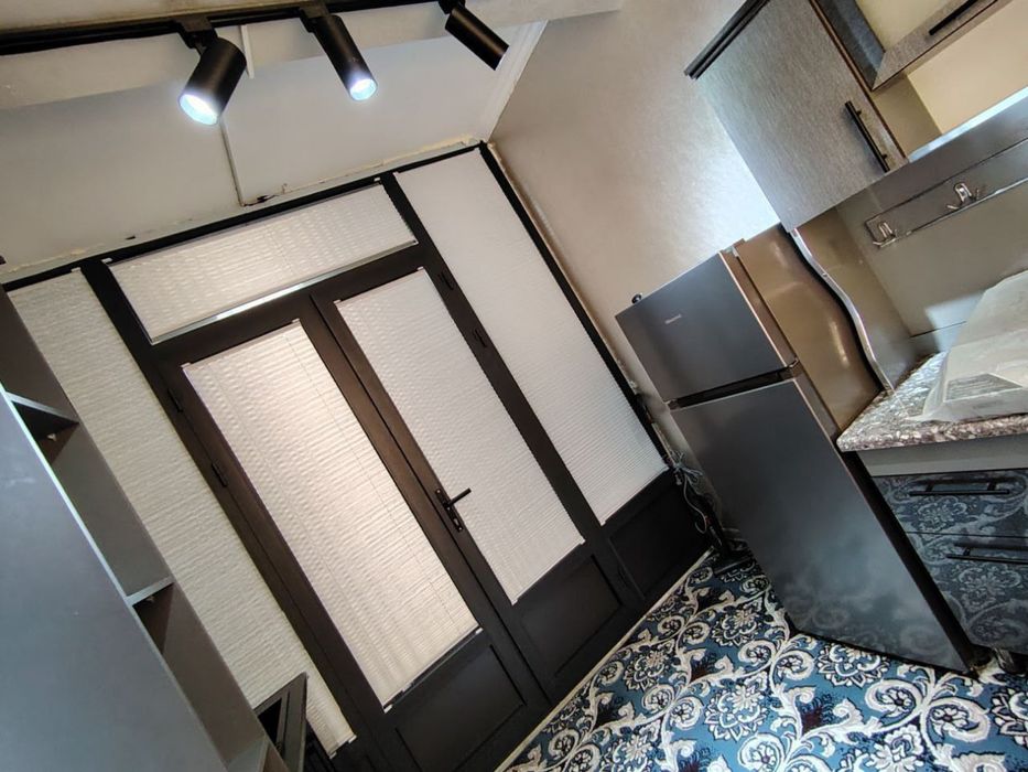 Fargona shaxar oybek radomdi yonida kunli kvartira bor bezzaks quyamiz