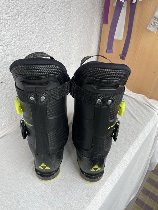 Clapari schiuri schi marime 25 nr 39 fischer racing