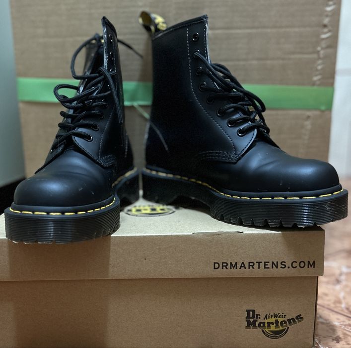Vand bocanci Dr. Martens Air Wair