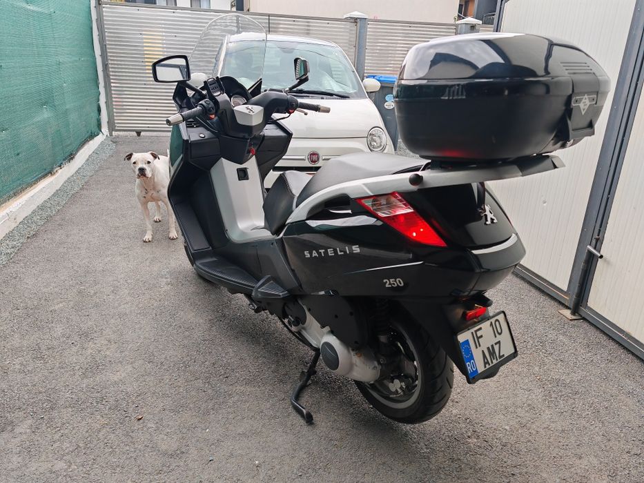 Maxi scuter Peugeot Satelis 250