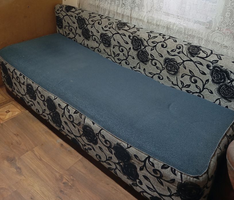 Продам тахту в хорошем состоянии