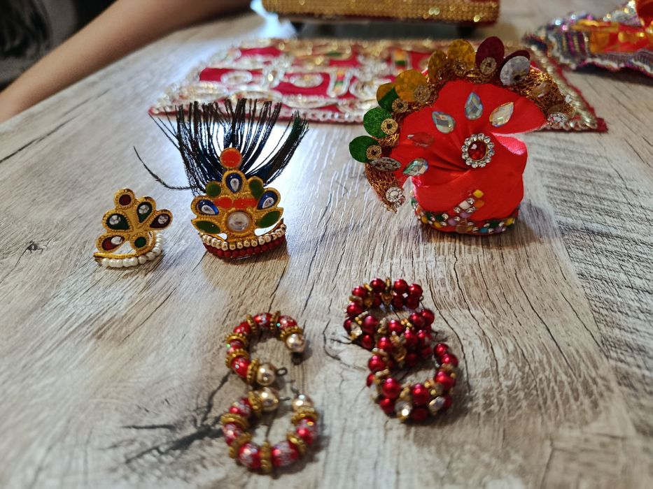 Игрушка диван - трон сувениры