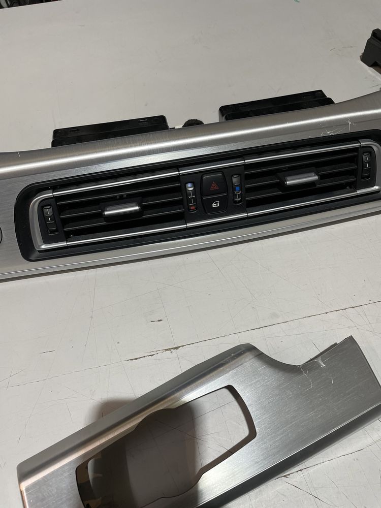 Trimuri grile aerisire bmw seria 7