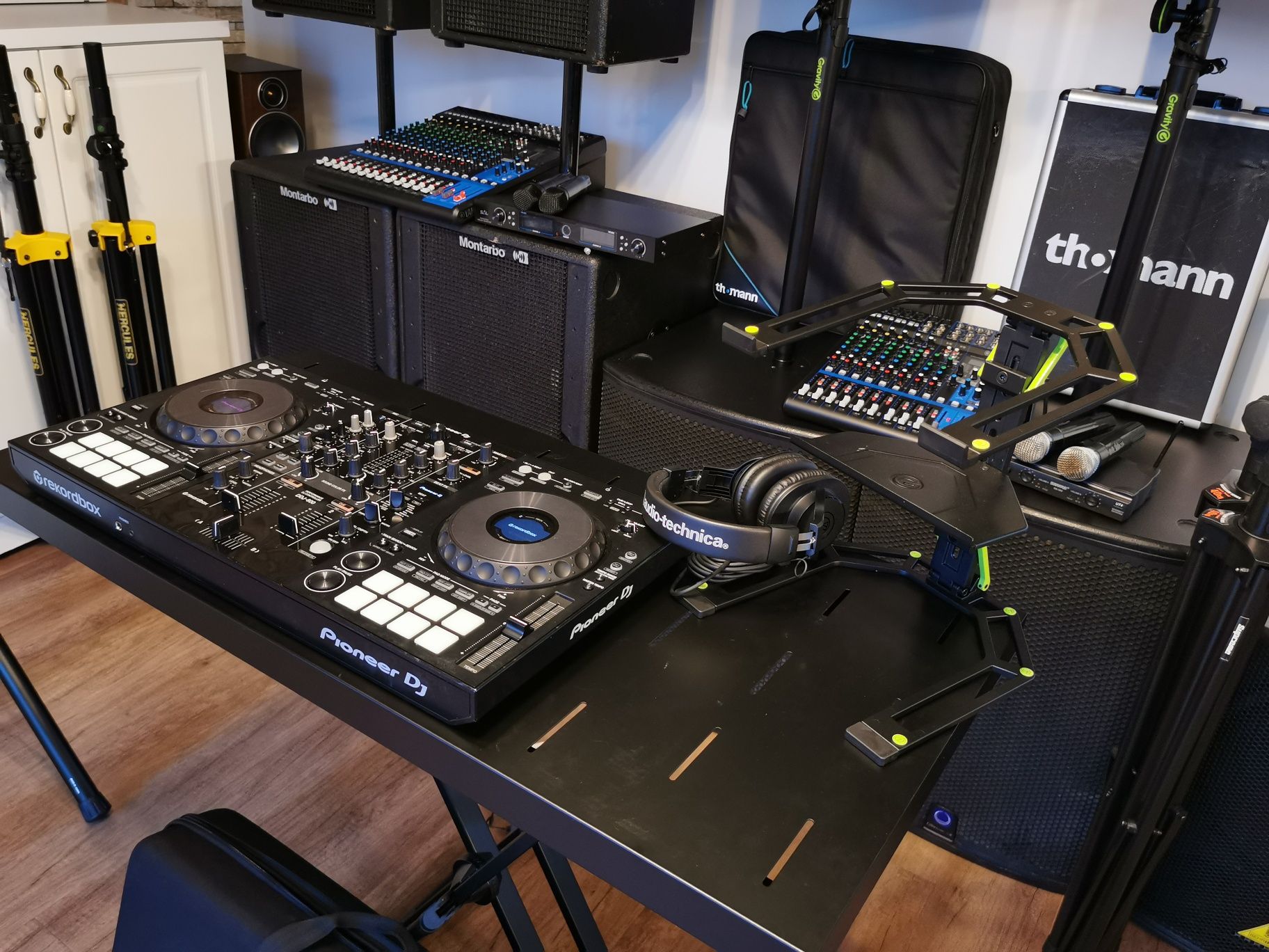 Închiriere consolă DJ Pioneer DDJ 800 chirie, de închiriat, închiriez