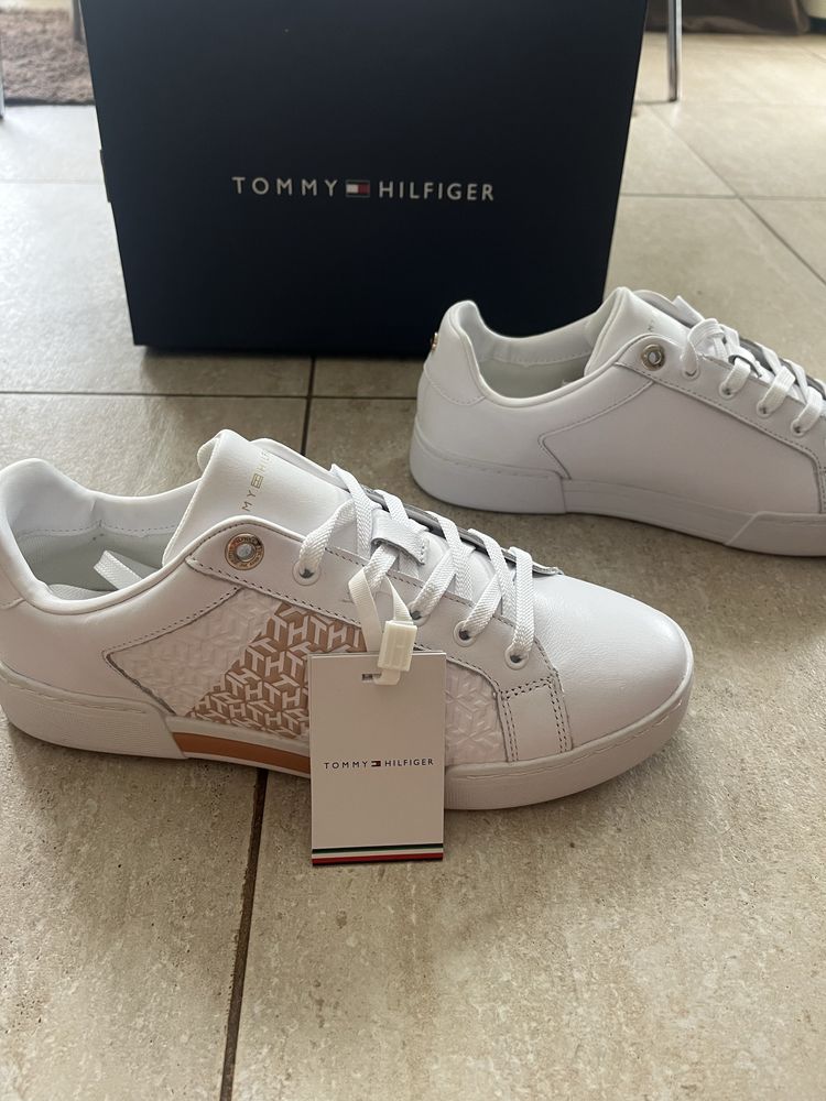 Нови женски маратонки Tommy Hilfiger номер 40