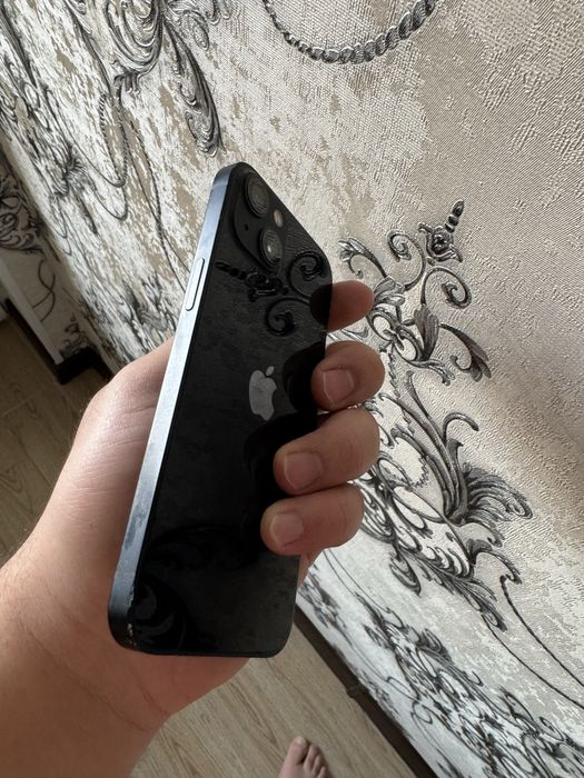 Iphone 13 срочно продам в идеальном состоянии с коробкой