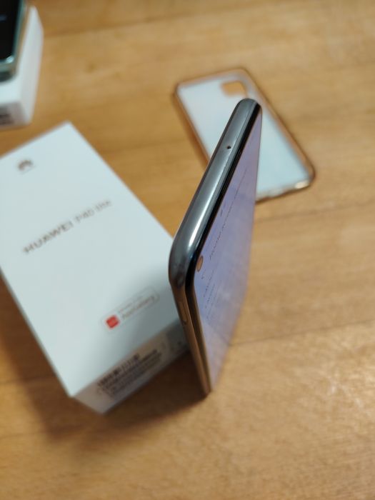 Vând Huawei p40 Lite