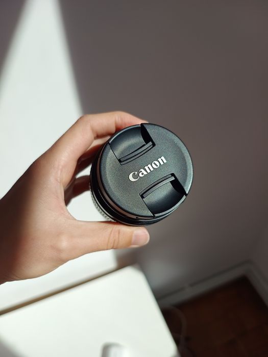 Obiectiv Canon EF-S 18-55mm 3.5-5.6 III