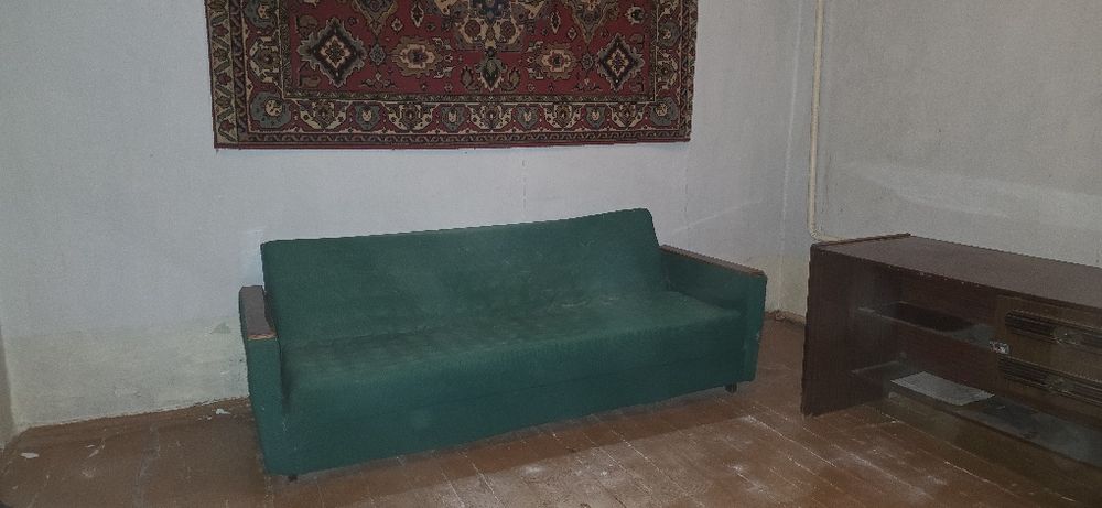 Диванлар сотилади. Жуда бакувват ва  холати яхши.